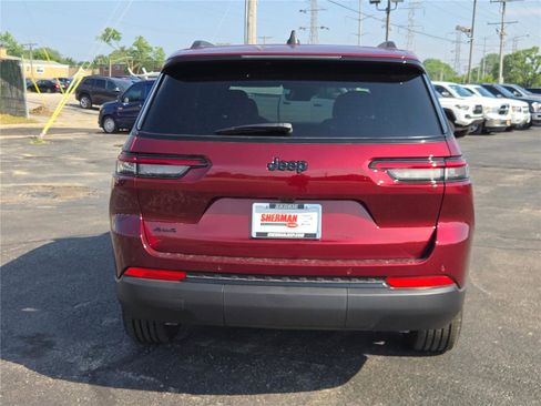 Used 2025 Jeep Grand Cherokee L Altitude image 15