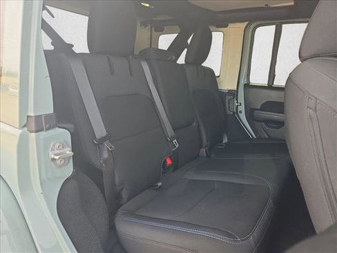 Used 2023 Jeep Wrangler Rubicon w/ Cold Weather Group image 18