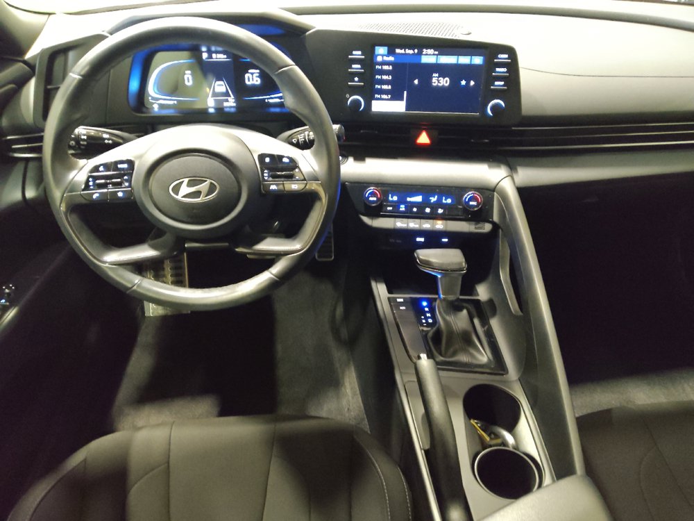 Used 2025 Hyundai Elantra Sport FWD image 22