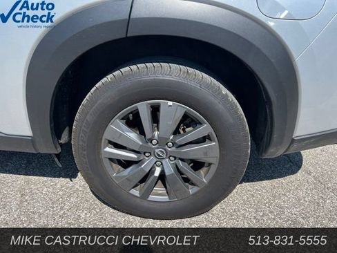 Used 2025 Nissan Pathfinder SV FWD image 5