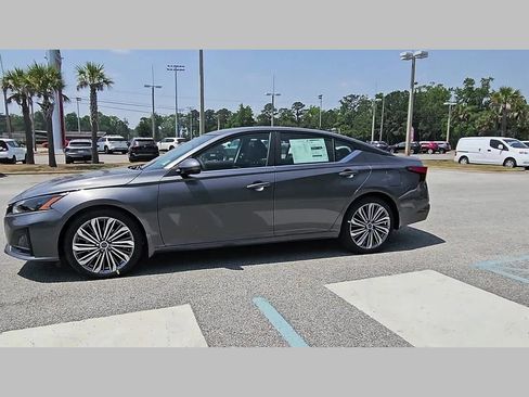 New 2026 Nissan Altima 2.5 SV FWD image 23