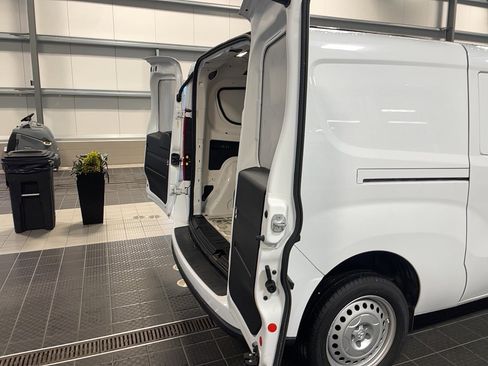 Used 2022 RAM ProMaster City Tradesman image 5