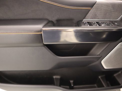 Used 2024 Ford F250 Platinum image 17