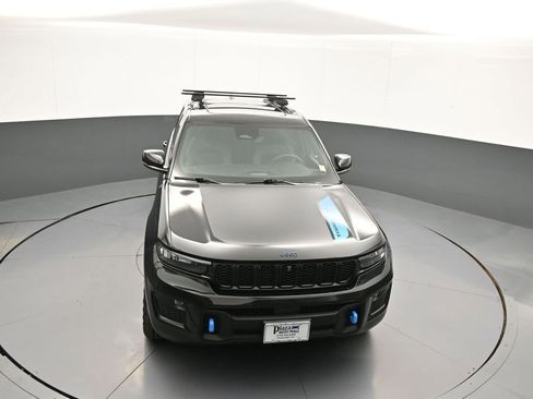 Used 2024 Jeep Grand Cherokee Trailhawk image 36