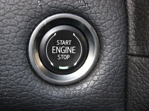 Used 2023 GMC Yukon Denali image 30