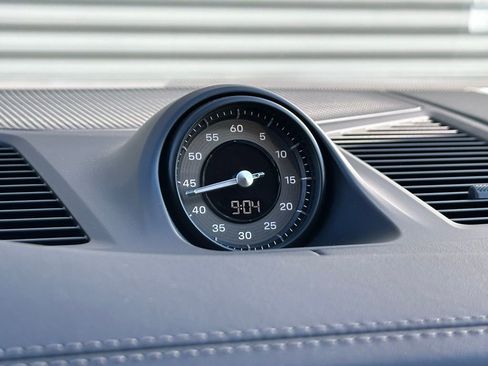 Used 2025 Porsche Cayenne Turbo image 27