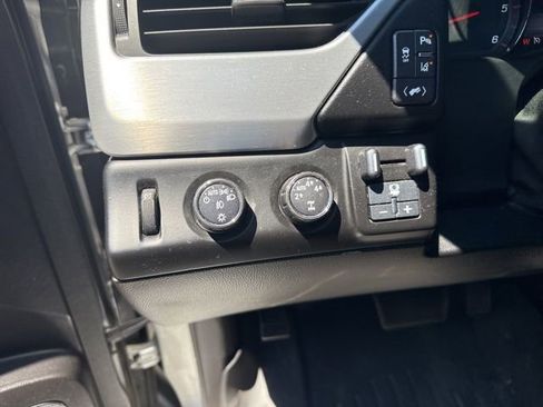Used 2015 GMC Yukon XL SLT AWD/4WD image 9
