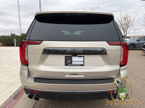 Used 2024 GMC Yukon Denali Ultimate AWD/4WD image 4