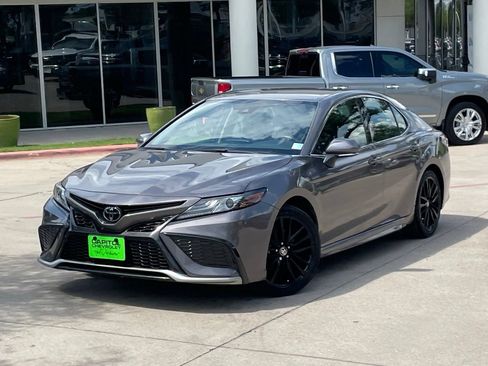 Used 2024 Toyota Camry XSE FWD image 10