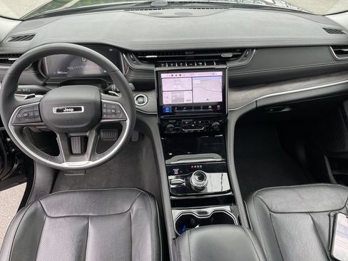 Certified 2023 Jeep Grand Cherokee L Limited w/ Luxury Tech Group II AWD/4WD image 15