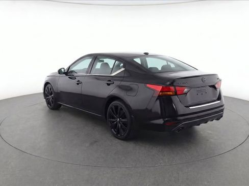 Used 2022 Nissan Altima 2.5 SR w/ Midnight Edition Package FWD image 5