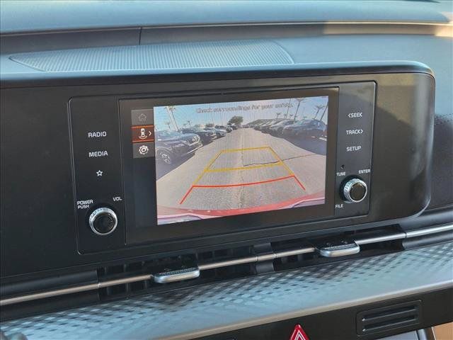 Used 2024 Kia Carnival LX FWD image 18