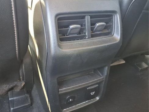 Used 2024 Ford Edge Titanium image 22