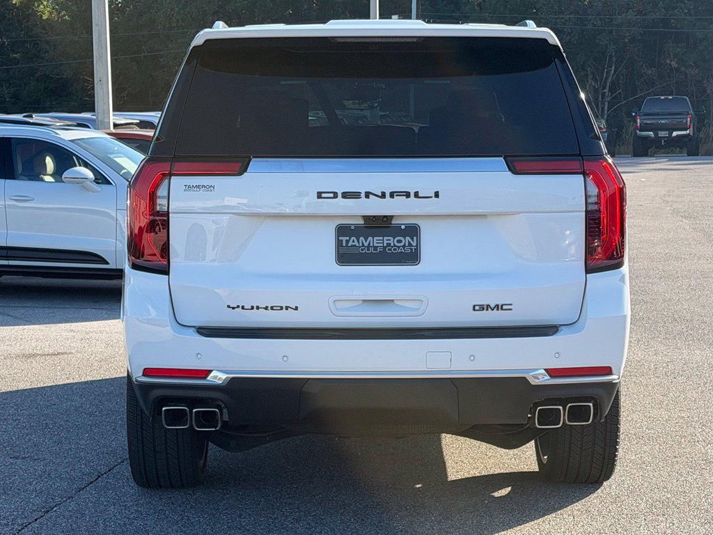 Used 2026 GMC Yukon Denali w/ Denali Reserve Package AWD/4WD image 3