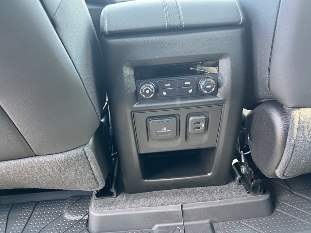 Used 2023 Chevrolet Traverse Premier w/ Redline Edition FWD image 22