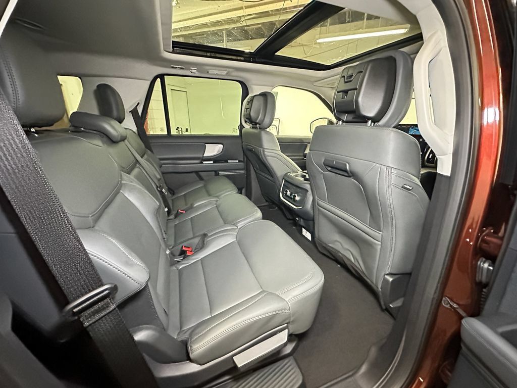 New 2027 Ford Expedition Active AWD/4WD image 4
