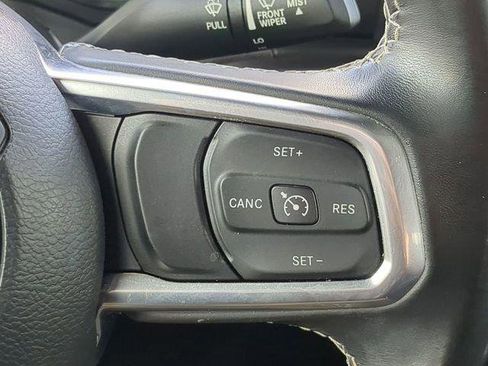 Certified 2022 Jeep Wrangler Unlimited Sahara image 28