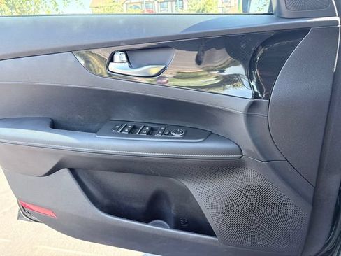 Used 2023 Kia Forte GT-Line FWD image 11