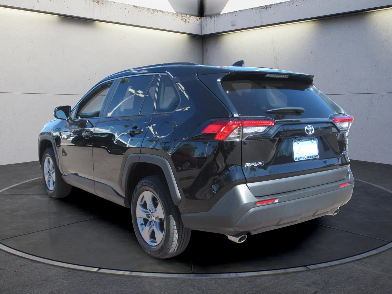 Used 2025 Toyota RAV4 XLE FWD image 6