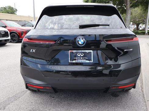 Used 2025 BMW iX xDrive50 w/ Convenience Package AWD/4WD image 8