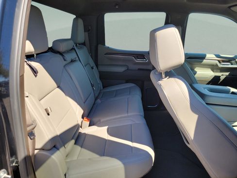 Used 2024 GMC Sierra 1500 SLT image 26