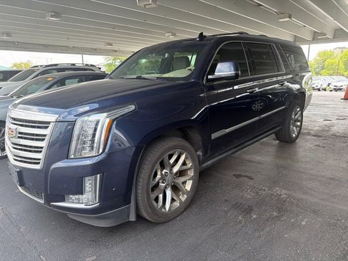 Used 2019 Cadillac Escalade ESV Platinum AWD/4WD image 1