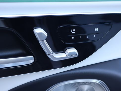 New 2026 Mercedes-Benz E 53 AMG e 4MATIC Sedan image 14