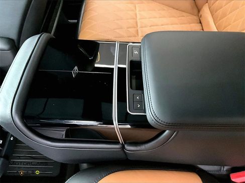 Used 2021 Land Rover Range Rover SV Autobiography Dynamic image 33