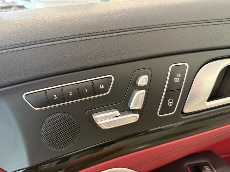Used 2019 Mercedes-Benz SL 550 image 15