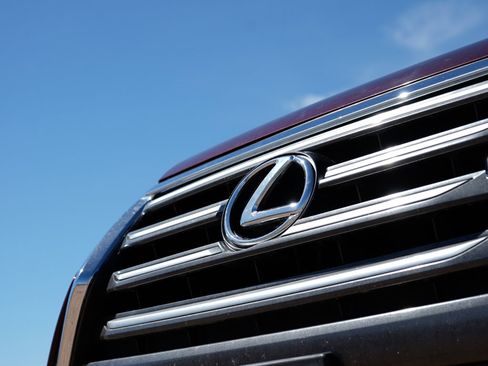 Used 2019 Lexus GX 460 Premium w/ Premium Package image 2