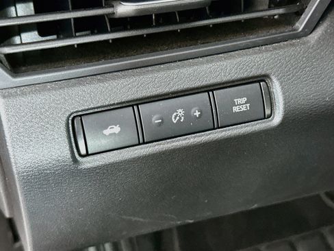 Used 2025 Nissan Altima 2.5 SV FWD image 17