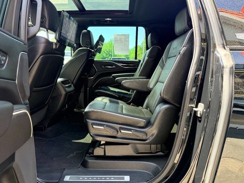 Used 2021 Cadillac Escalade ESV Sport w/ Driver Assist Tech Package image 33