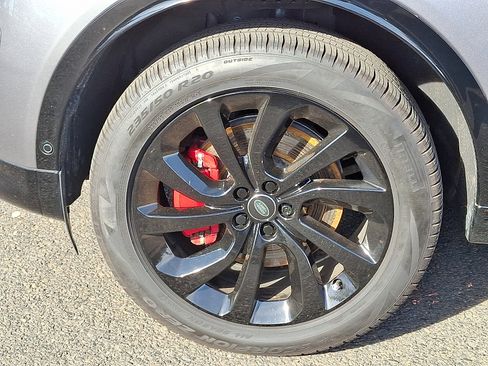 Used 2025 Land Rover Discovery Sport Dynamic SE image 6