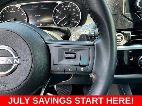 Used 2024 Nissan Pathfinder SV FWD image 16