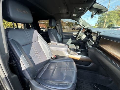 Used 2022 Chevrolet Silverado 1500 High Country w/ High Country Premium Package image 29