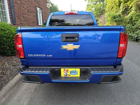 Used 2019 Chevrolet Colorado W/T w/ WT Convenience Package RWD image 4