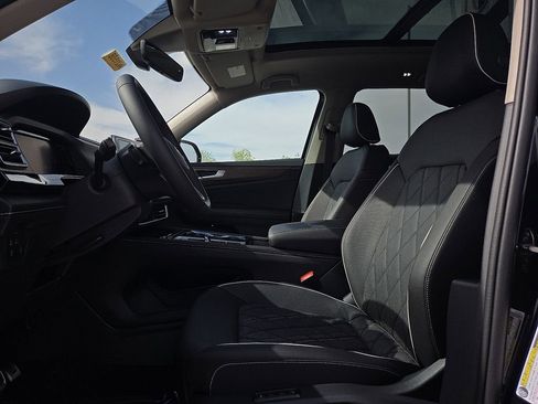 Used 2025 Volkswagen Atlas SEL Premium R-Line image 19