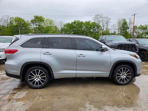 Used 2017 Toyota Highlander SE AWD/4WD image 17