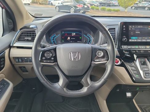 Certified 2024 Honda Odyssey Touring image 11