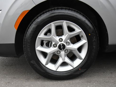 Used 2024 Kia Soul LX w/ Option Group 015 image 12