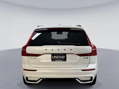 Used 2025 Volvo XC60 B5 Plus AWD/4WD image 11