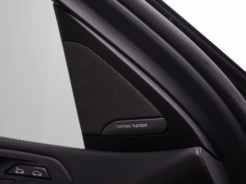 New 2026 BMW X6 xDrive40i w/ Climate Comfort Package image 7