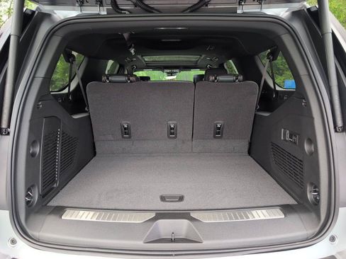 New 2026 GMC Yukon XL AT4 w/ AT4 Premium Plus Package AWD/4WD image 5