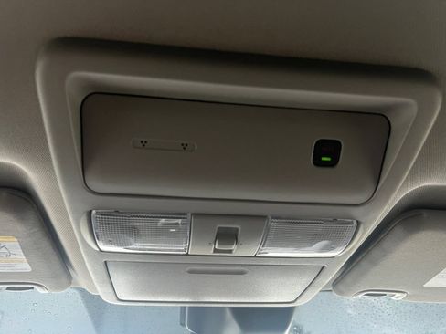 Certified 2025 Nissan Frontier S RWD image 7