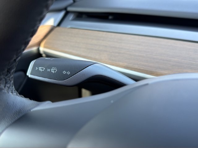 Used 2025 Tesla Model Y Long Range RWD image 20