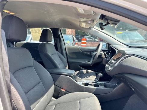 Used 2019 Chevrolet Malibu LT w/ Driver Confidence Package II FWD image 21