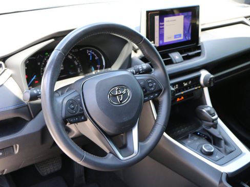 Used 2023 Toyota RAV4 SE AWD/4WD image 17