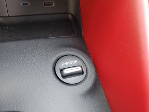 Certified 2024 Nissan Z Performance w/ Floor Mat Package image 21