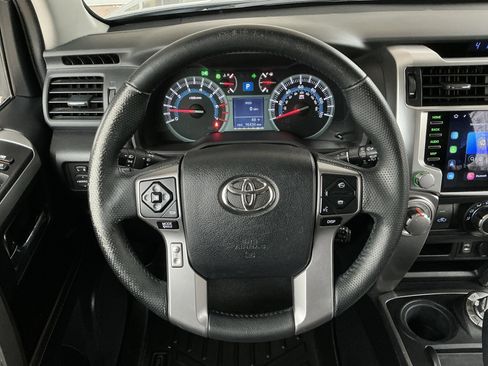 Used 2015 Toyota 4Runner SR5 image 5