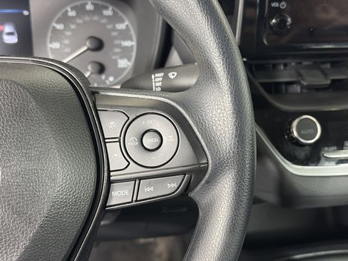 Used 2024 Toyota Corolla LE image 27